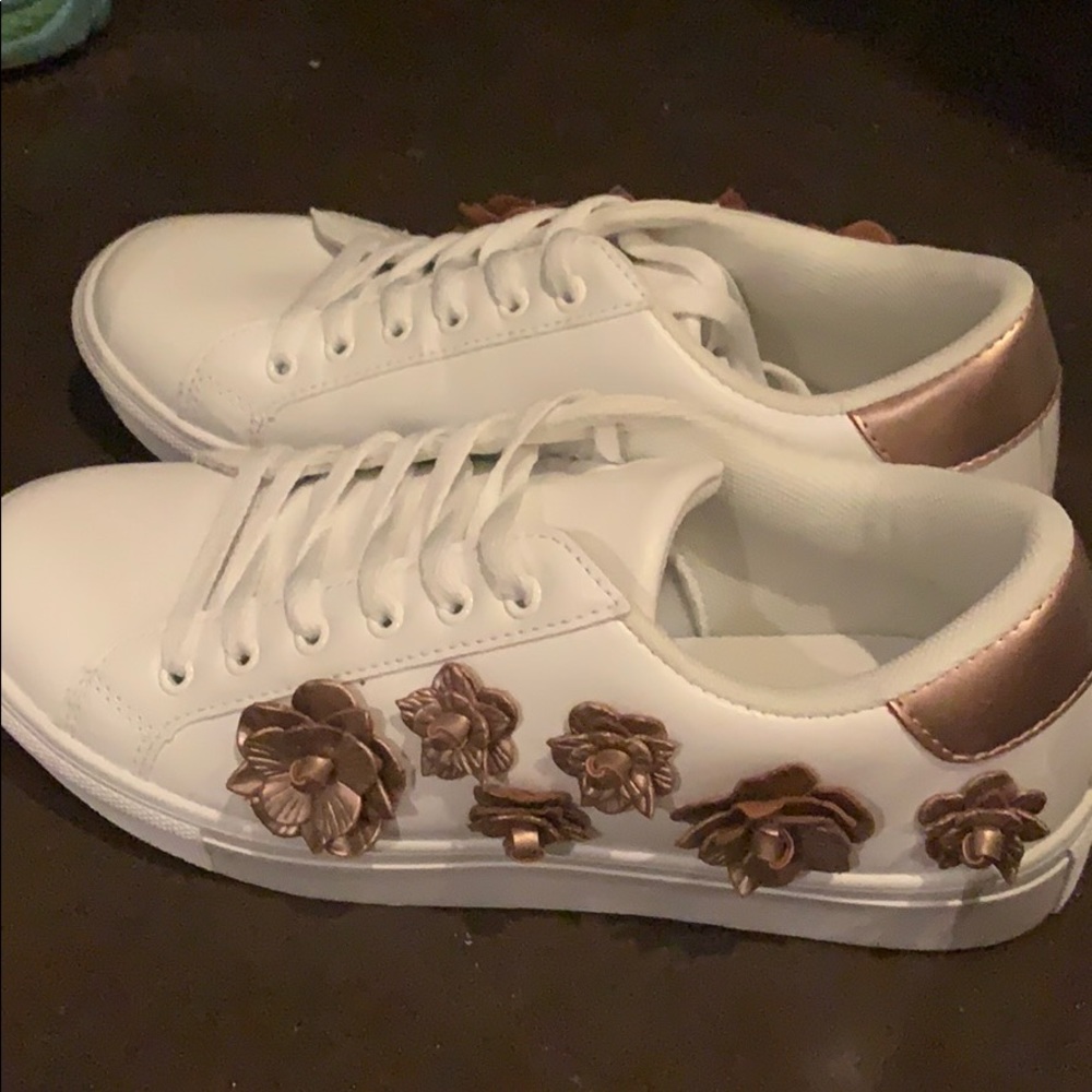 golden shoes